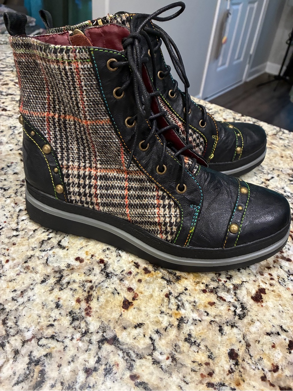 L’Artiste by Speing Step Rehja Boots on excellent pre owned condition